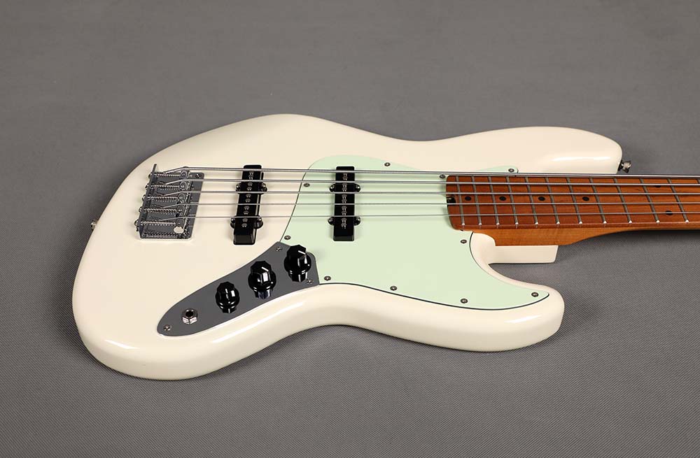 Sqoe SJB650 5-String Jazz Bass Guitar, Olympic White