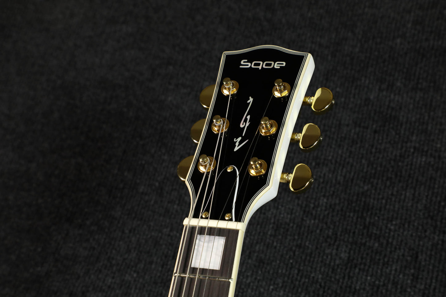 Sqoe SELP300 Les Paul Custom Electric Guitar w/ Hard Case, White