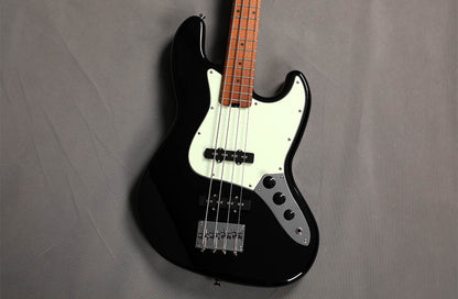 Sqoe SJB600 Jazz Bass Guitar, Black