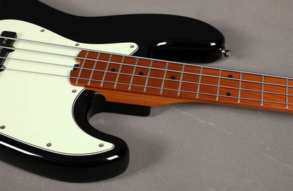 Sqoe SJB600 Jazz Bass Guitar, Black