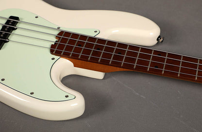Sqoe SJB600 Jazz Bass Guitar, Olympic White
