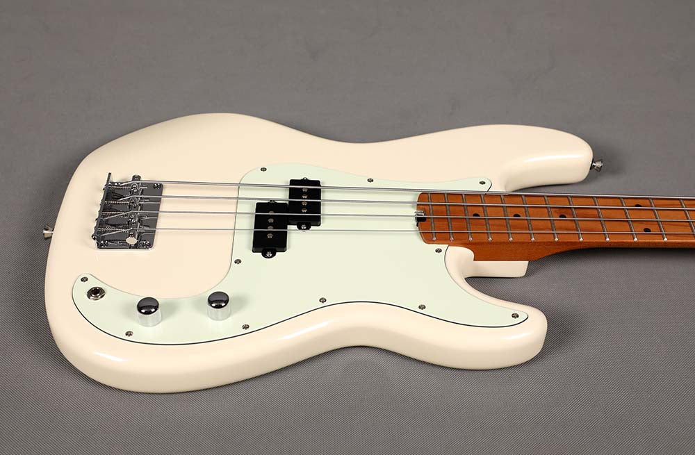 Sqoe SPB600 Precision Bass Guitar, Olympic White